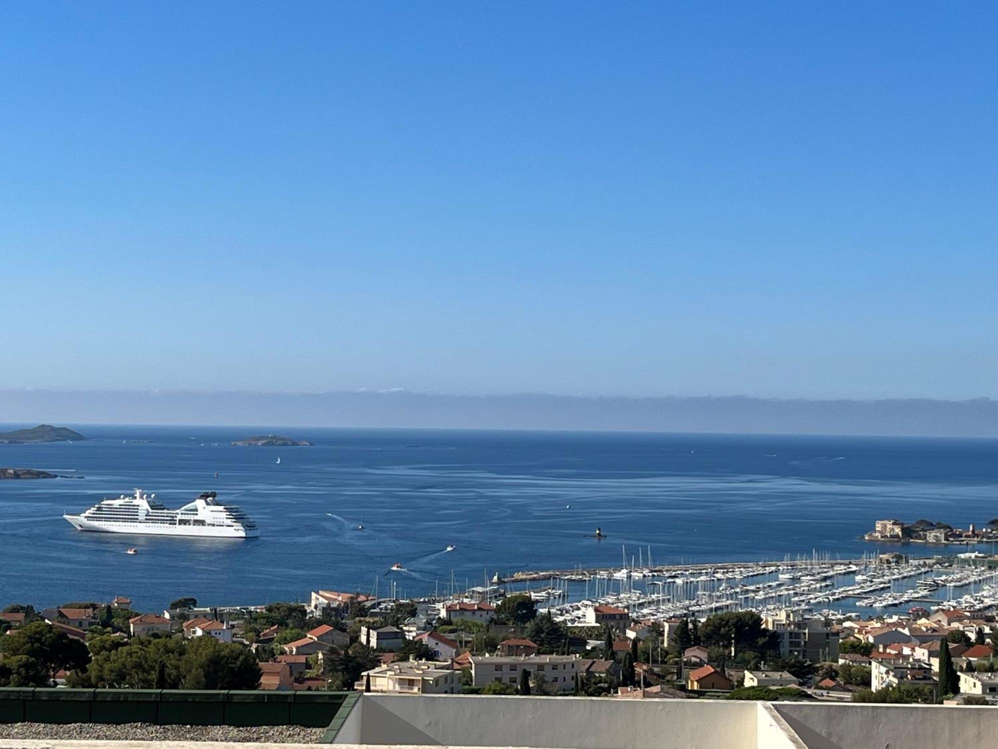 Appartement Vue Epoustouflante Sur & La 2 Pieces, Piscine Confort 4 Etoiles, Tres Calme, Terrasse Spacieuse Sans Vis A Vis, Parking Prive Standing Bandol