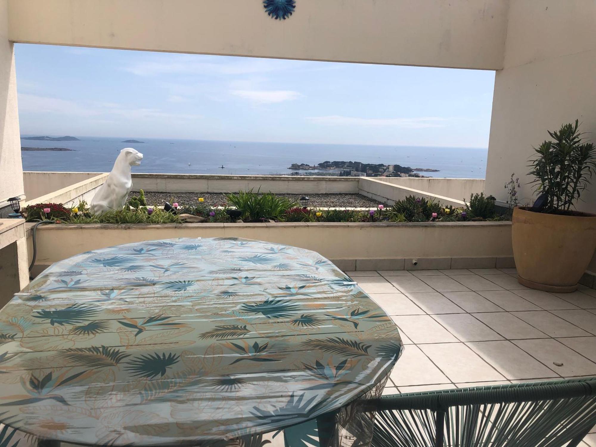 Vue Epoustouflante Sur & La 2 Pieces, Piscine Confort 4 Etoiles, Tres Calme, Terrasse Spacieuse Sans Vis A Vis, Parking Prive Standing Bandol