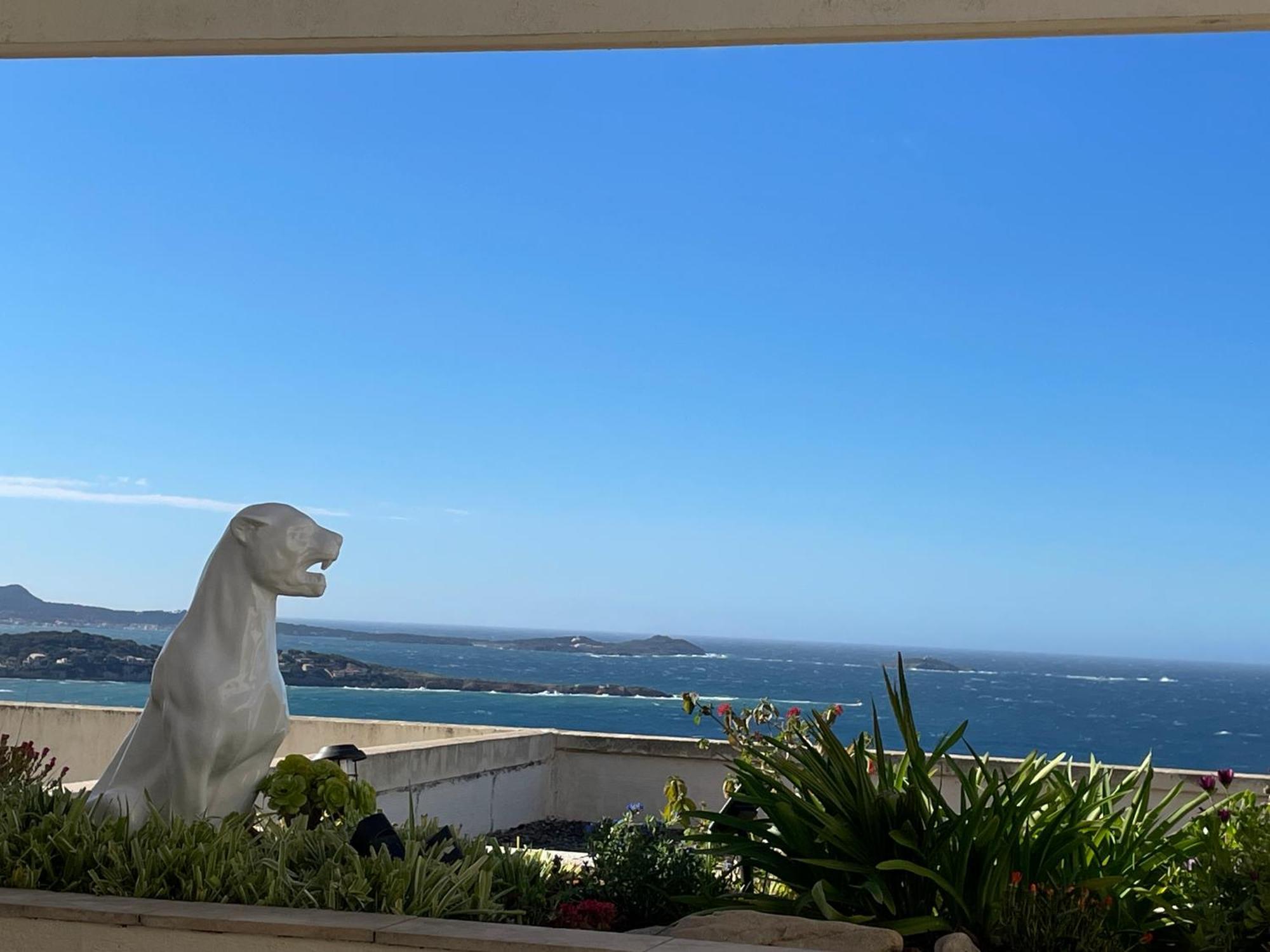 Appartement Vue Epoustouflante Sur & La 2 Pieces, Piscine Confort 4 Etoiles, Tres Calme, Terrasse Spacieuse Sans Vis A Vis, Parking Prive Standing Bandol