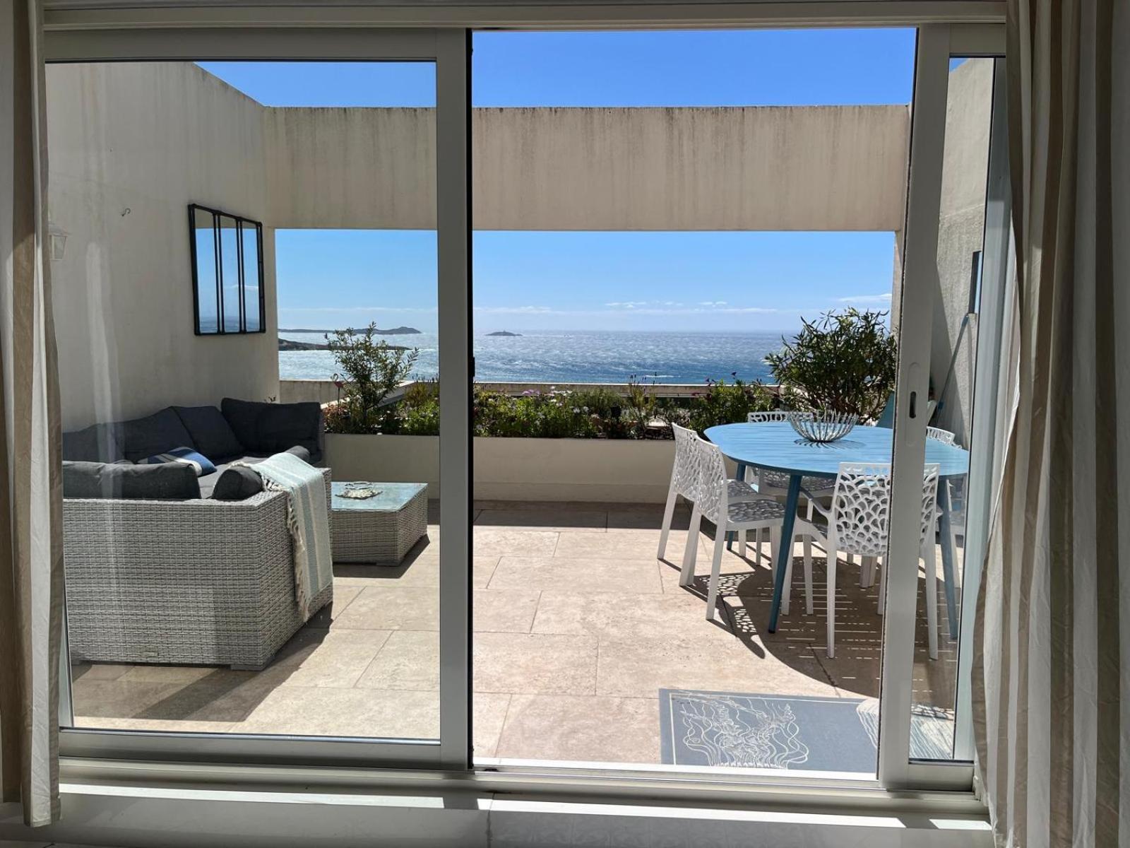 Apartamento Vue Epoustouflante Sur & La 2 Pieces, Piscine Confort 4 Etoiles, Tres Calme, Terrasse Spacieuse Sans Vis A Vis, Parking Prive Standing Bandol