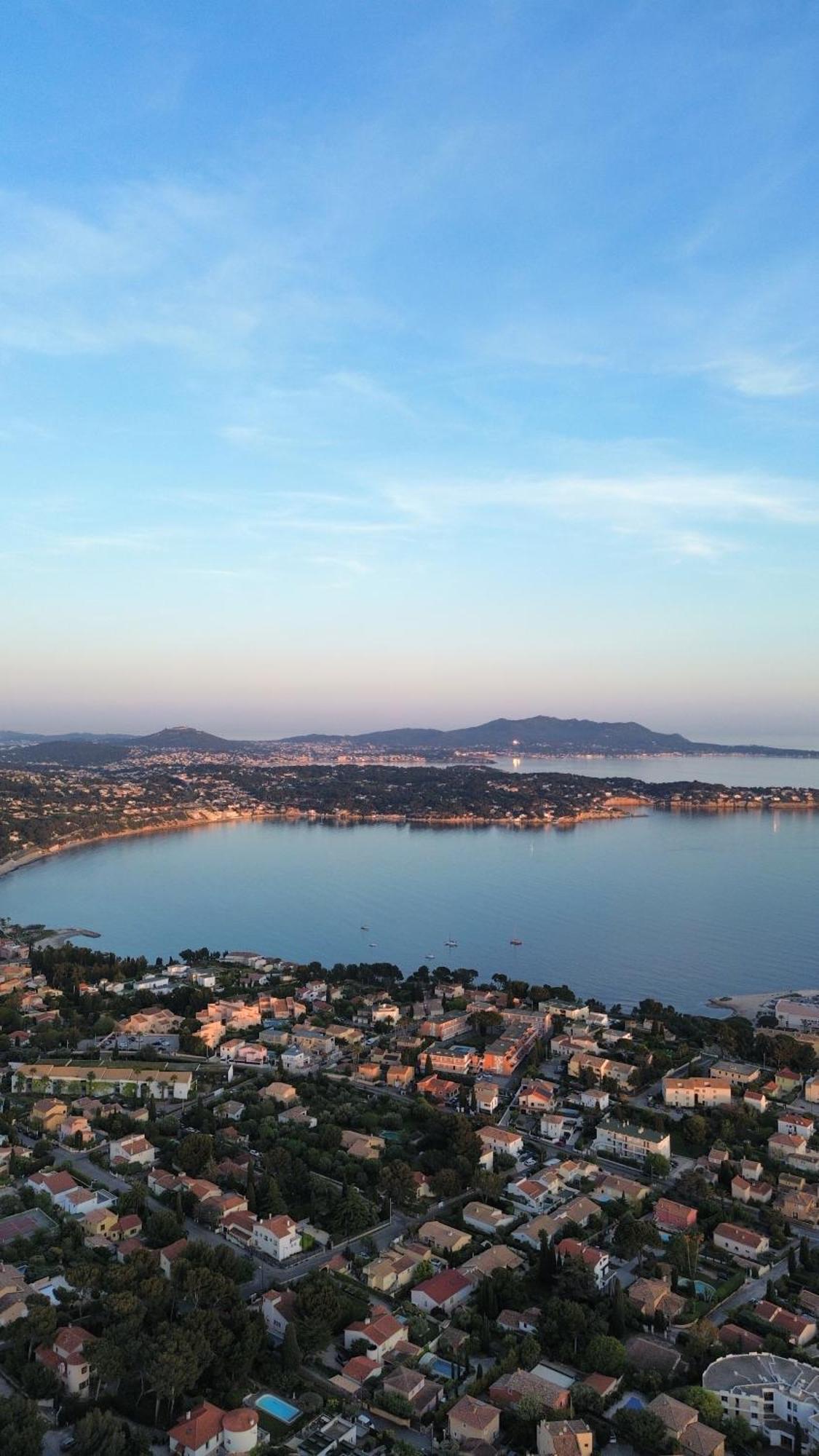 Vue Epoustouflante Sur & La 2 Pieces, Piscine Confort 4 Etoiles, Tres Calme, Terrasse Spacieuse Sans Vis A Vis, Parking Prive Standing Appartement Bandol